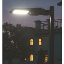 OMU Lighting SOL-LSK-15W-B napelemes szolar LED közvilágítási lámpa 15W 1600lm 4000K fekete