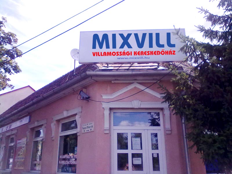 Budapest XVI. ker-i Veres Péter úti üzletünkbe bolti eladó munkatárasat keresünk